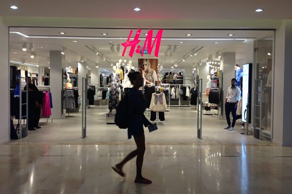 toko h&m di bali