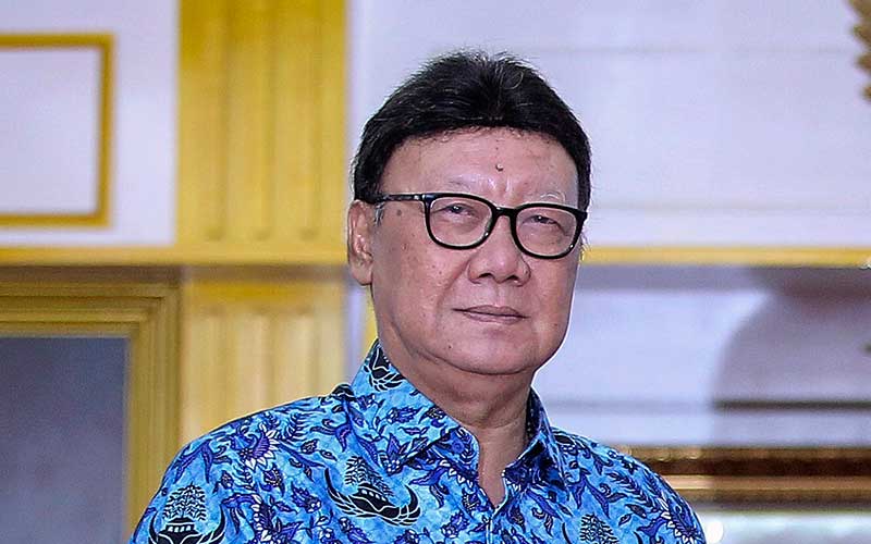 Tjahjo Kumolo, Anak Kolong Semarang Sukses Jadi Menteri