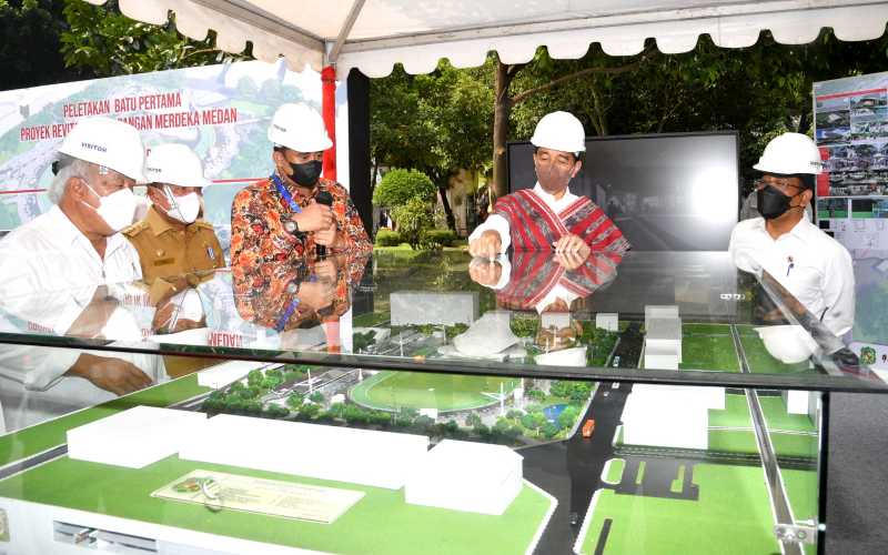 Jokowi Canangkan Revitalisasi Lapangan Merdeka di Kota Medan