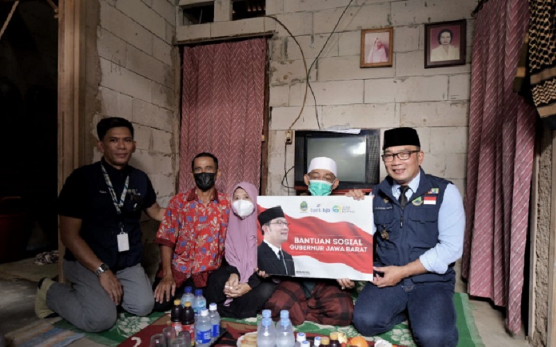 Ridwan Kamil Bantu Renovasi Rumah Warga Tak Mampu di Cianjur