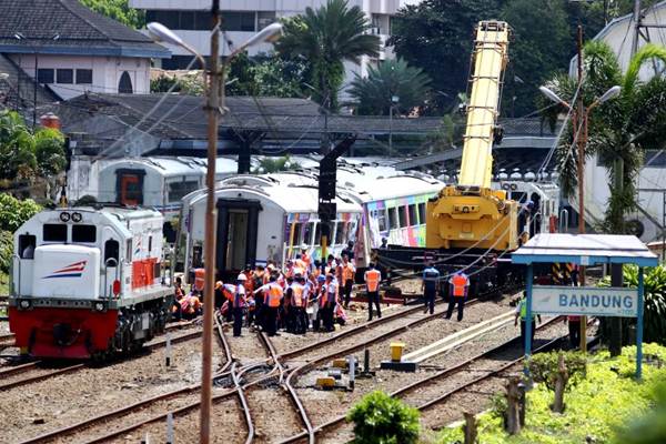 Sejarah 31 Juli, Kereta Parahyangan Jakarta-Bandung Pertama Diresmikan