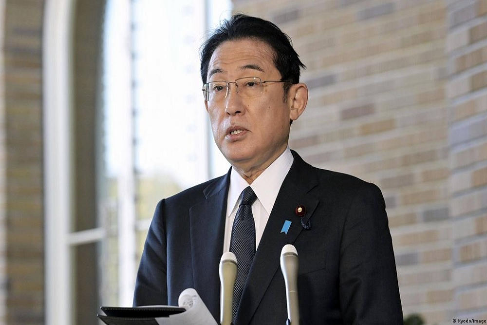 Kasus Covid-19 Melonjak, Tingkat Dukungan PM Jepang Fumio Kishida Anjlok