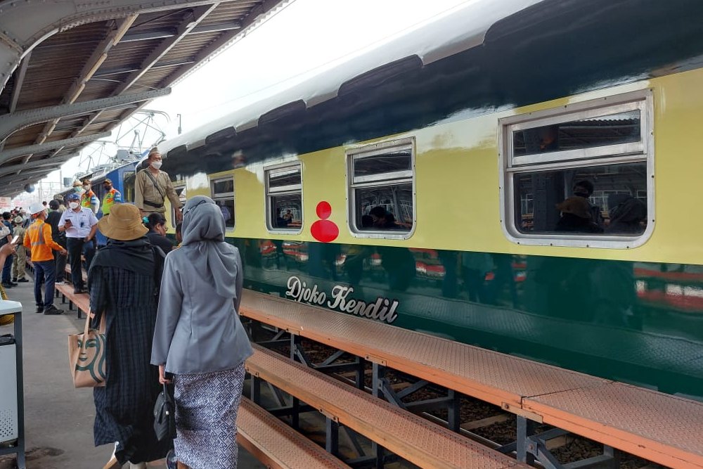 Kereta Bersejarah Djoko Kendil Sapa Pengunjung di Stasiun Kota dan Priuk Hari Ini