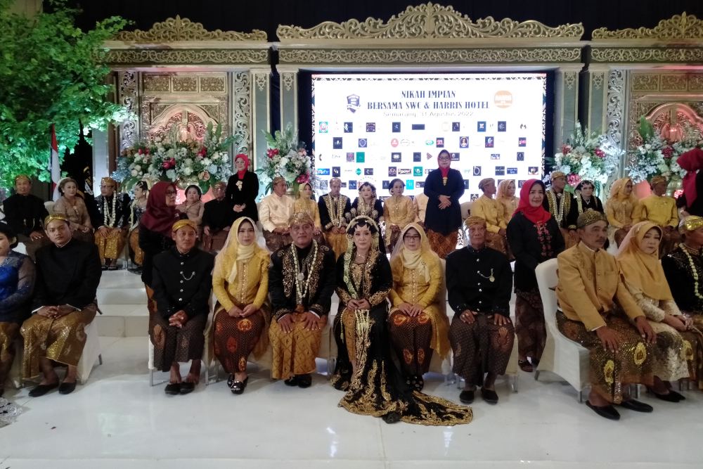 Harris Hotel Semarang Dukung Pernikahan Impian 8 Pasangan Pengantin