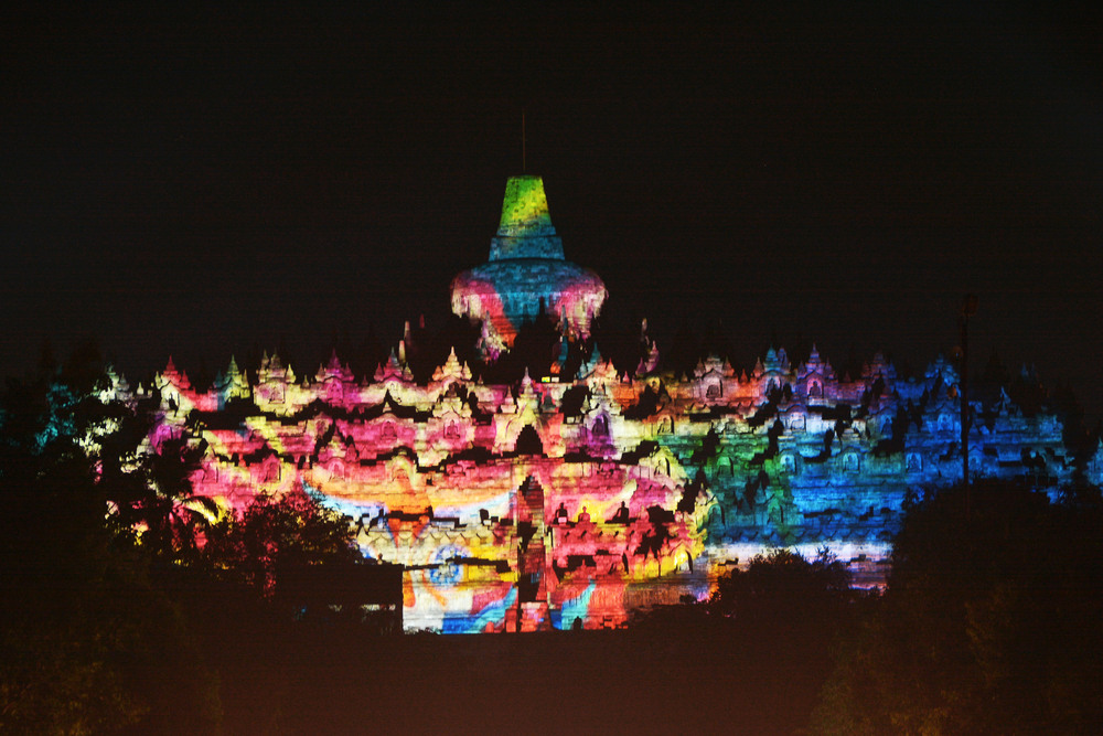 Kirab Budaya G20 di Borobudur Meriah