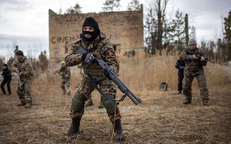 Russia retaliates, Ukraine does not flinch