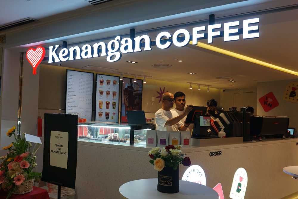 Menparekraf Resmikan Gerai Kopi Kenangan dan Restoran Sari Ratu di Malaysia