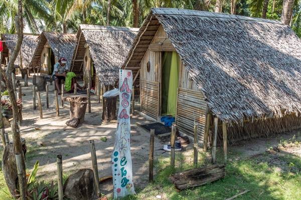 Bangunan Penginapan  Ini Terbuat dari  Sampah Laut Bisnis com