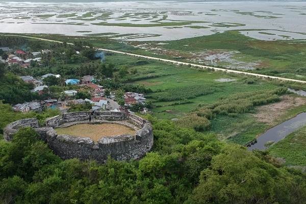 Wisata Sejarah Benteng Otanaha di  Gorontalo  Bisnis com