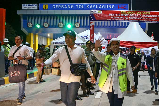 MENTERI BUMN TINJAU TOL  KAYU AGUNG Bisnis com