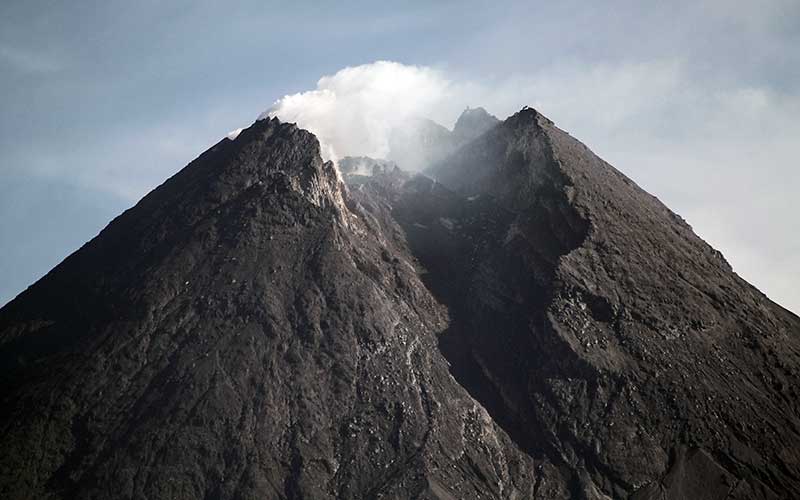 AKTIVITAS GUNUNG MERAPI - Bisnis.com