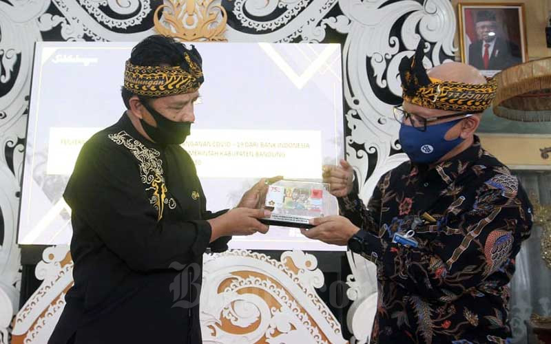 Bank Indonesia KPw Jawa Barat Berikan Bantuan 300 Paket ...