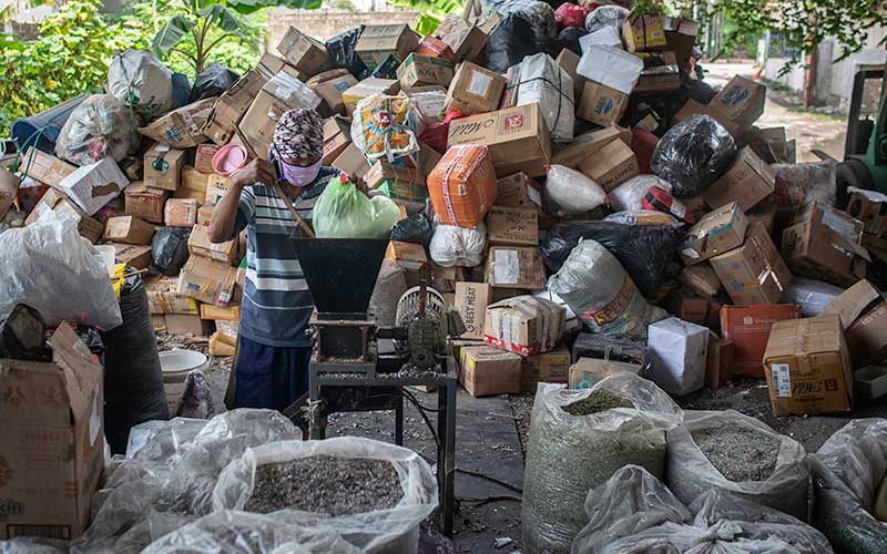 Pembuatan Paving Blok Dari Sampah Plastik Bisnis com