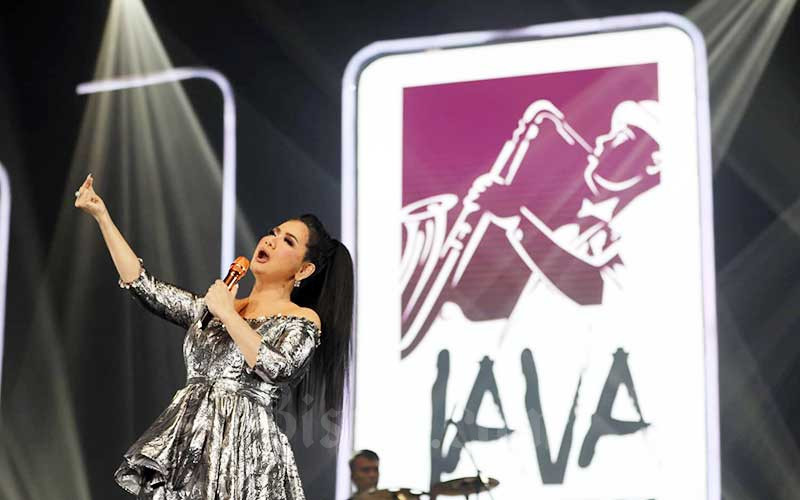 Penampilan Vina Panduwinata dalam ajang BNIÂ Java JazzÂ Festival 2022 di Jakarta, Jumat (27/5/2022). Bisnis/Suselo Jati