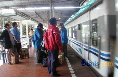 Hari Pertama 2014: Tak Ada Lonjakan Penumpang di Stasiun Jakarta