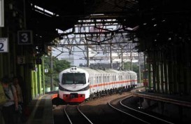 Penumpang KRL Jakarta-Bekasi Tertahan Di Gerbong 1 Jam