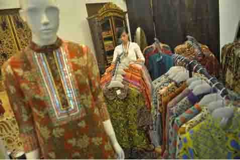 Danar Hadi Luncurkan Koleksi Batik Premium