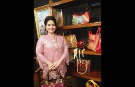 CORETA KAPOYOS Promosikan Tas Batik dan Tenun Ke Mancanegara