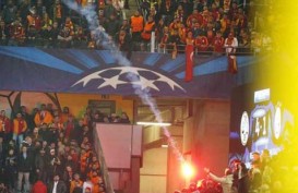 UEFA Investigasi Keributan Penonton Dortmund-Galatasaray