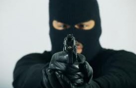Perampokan Bank: Bermodal Banyak Senjata, Sejumlah Pria Raup 5 Juta Dolar AS