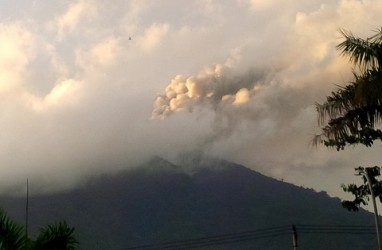MALAM TAHUN BARU: BNPB Imbau Warga Tidak Dekati Gunung Api Aktif