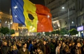 Puluhan Ribu Rakyat Rumania Demo Turunkan Pemerintah
