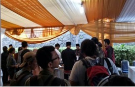 Quick COUNT PILGUB DKI 2017: Anies Mencoblos di TPS 28 Cilandak