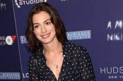Anne Hathaway Berperan di Film Komedi "Colossal"