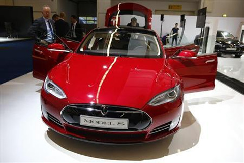 Tesla Recall 53.000 Mobil di Dunia