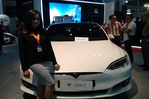 IIMS 2017: Mobil Listrik Tesla Sedot 1.000-an Pengunjung