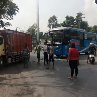 Kecelakaan Semarang Brt Tabrakan Lagi