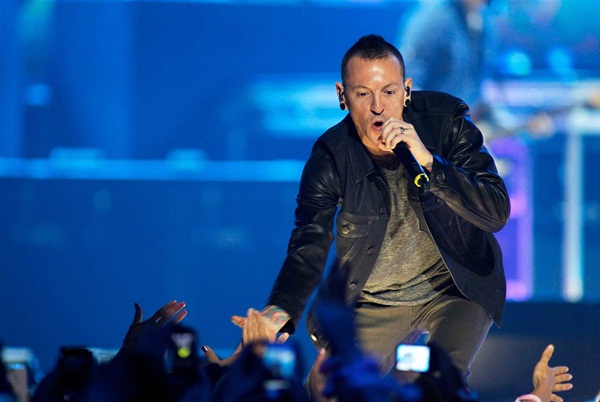 Vokalis Linkin Park Tewas: Chester Pernah Ingin Bunuh Diri - Lifestyle