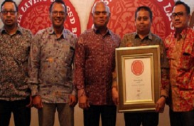 Semen Gresik Raih Indonesia Living Legend Brand 2017