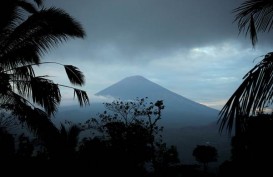 Pusat Vulkanologi Belum Bisa Proyeksi Waktu Letusan Gunung Agung