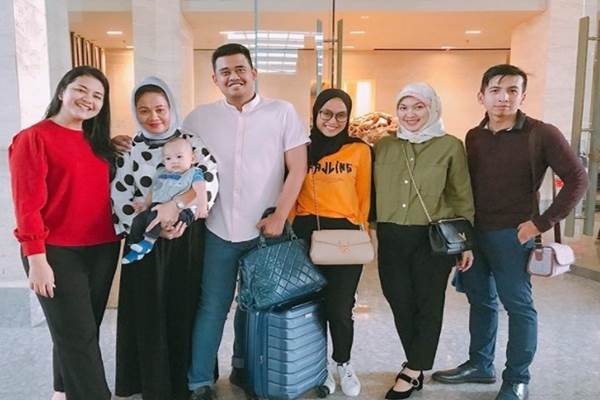 Kahiyang Ayu bersama keluarga Bobby Nasution - Instagram @poppydewinta
