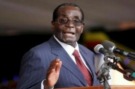KRISIS POLITIK ZIMBABWE: Tolak Mundur, Mugabe Hadapi…
