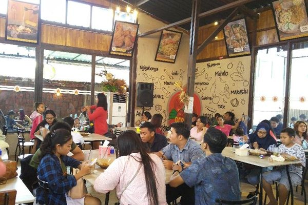 Kuliner Geprek Bensu Ruben Onsu Buka Cabang Di Kuta Traveling Bisnis Com