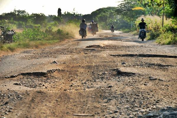 Akibat Jalan Rusak Ratusan Pengemudi Truk Jateng Merugi Kabar24 Bisnis Com