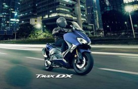 Yamaha Serahkan Skuter Premium TMAX DX ke Konsumen