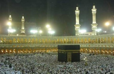 Bertemu Syaikh Khalid Al Hamoudi, Wakapolri Dihadiahi Bisht dan Akan Diberangkatkan Haji