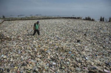 Sampah di Teluk Jakarta Sudah Menahun, Pemprov DKI Kerahkan Alat Berat