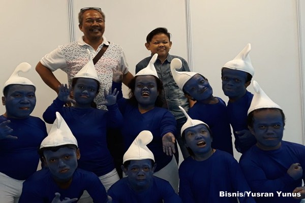 Komunitas Antik sesaat sebelum tampil di sesi Happening Art IIMS 2018 di JIEXPO Kemayoran, Jakarta Pusat, Sabtu (21/4/2018).  - Bisnis/Yusran Yunus