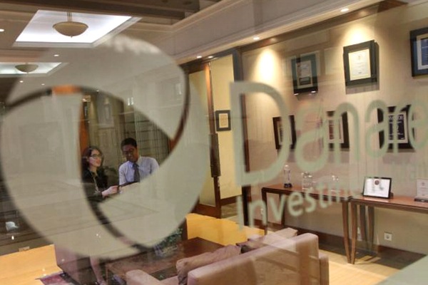 Karyawan beraktivitas di kantor pusat PT Danareksa Investment Management (DIM), di Jakarta, Selasa (21/3). - JIBI/Endang Muchtar