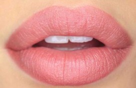 5 Kebiasaan yang Bisa Membuat Bibir Menghitam