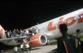 Bercanda Bawa Bom: Lion Air Akan Laporkan Penumpang yang Membuka Pintu Darurat