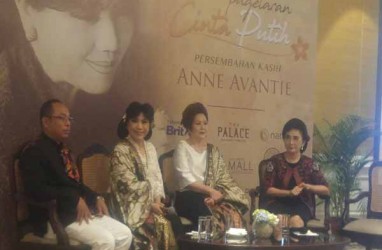 29 Tahun Berkarya, Anne Aventie Persembahkan Peragaan Busana "Cinta Putih" di Bali