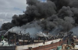 Kapal Ikan Terbakar di Tegal, Nelayan Minta Unit Pemadam