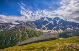 3 Pendaki Indonesia Capai Puncak Gunung Elbrus