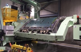 Pabrik Kawasaki di AS Selesaikan Pintu Kargo Pertama untuk Boeing