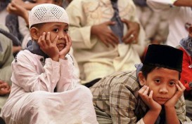Wagub Sumut Musa Rajekshah Serahkan Santunan  bagi1.000 Anak Yatim